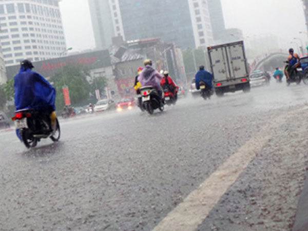 Các tỉnh vùng núi Bắc Bộ tiếp tục mưa dông kèm thời tiết nguy hiểm