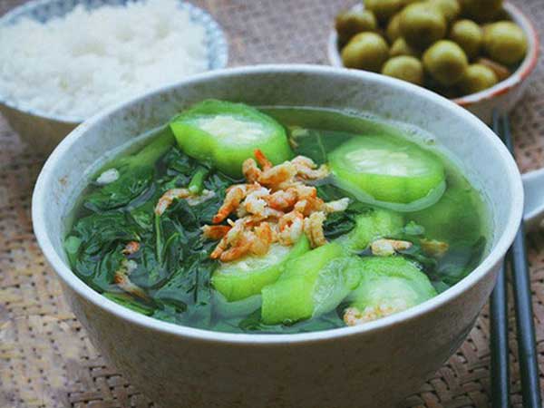 Mồng tơi là 'loại rau vua' của mùa hè nhưng 5 nhóm người này dù thèm cũng đừng ăn