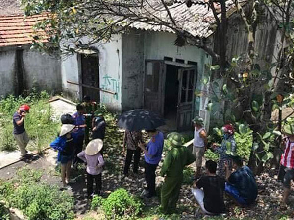 Phẫn nộ con dâu chở mẹ già về bỏ tại căn nhà hoang ở Cà Mau: 'Tôi không biết sao họ nhẫn tâm vậy'