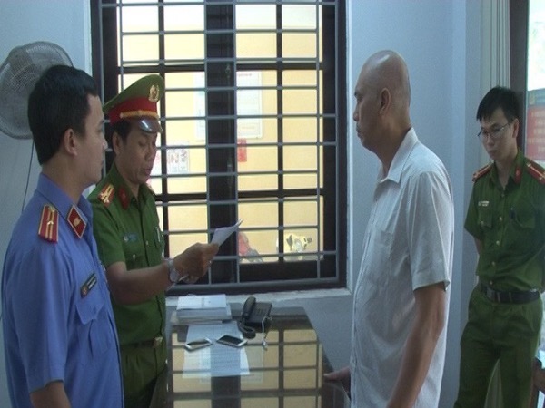 Bắt tạm giam chủ quán cà phê Bố Già ở Huế