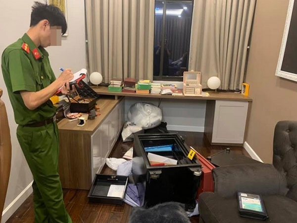 Đại gia Sài Gòn trình báo bị trộm đột nhập vào nhà lấy nhẫn kim cương, đồng hồ giá gần 2,5 tỷ đồng