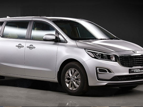 Đánh giá nhanh Kia Sedona 11 chỗ do THACO xuất khẩu: Đánh đổi thoải mái lấy thực dụng