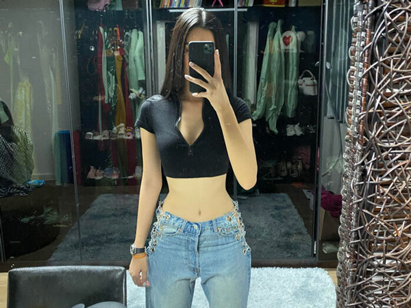 Sau Ngọc Trinh, lại có thêm một mỹ nhân dám chơi trội với chiếc quần jeans thách thức ánh nhìn