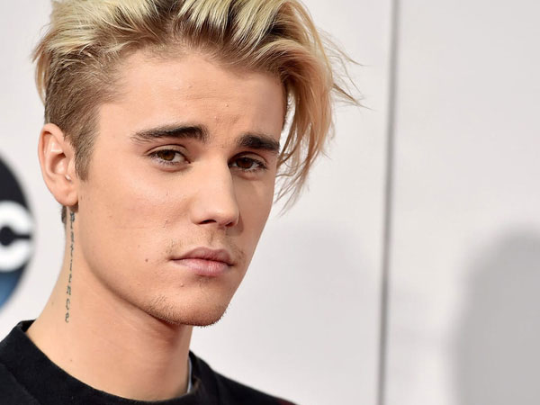 Bị cáo buộc tấn công tình dục 2 người phụ nữ trong lúc hẹn hò Selena Gomez, Justin Bieber lên tiếng