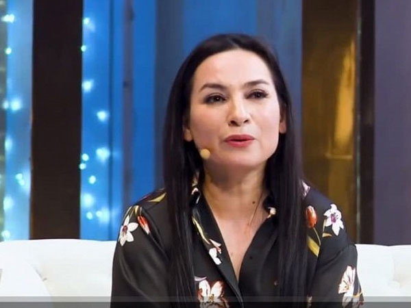 Phi Nhung tâm sự rơi nước mắt về cuộc đời mồ côi, không biết cha còn hay mất