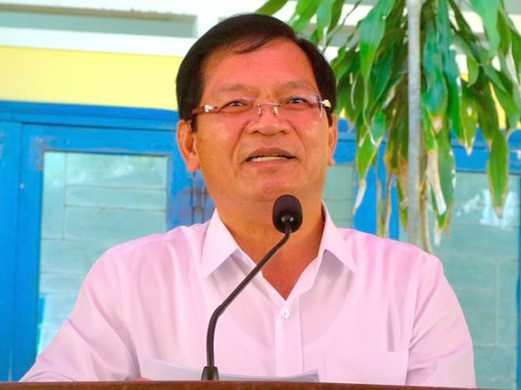 Bí thư và chủ tịch Quảng Ngãi gửi đơn xin thôi chức