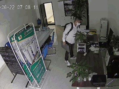 Video: Trộm đột nhập văn phòng, cuỗm iPad và Macbook nhanh như chớp