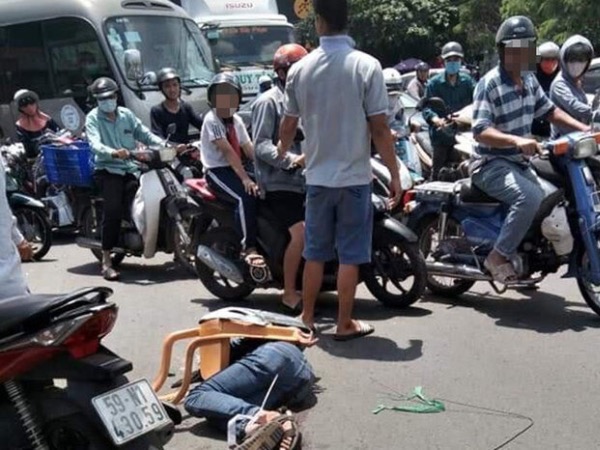 Hai tên trộm xe SH đâm bị thương nhiều người truy đuổi
