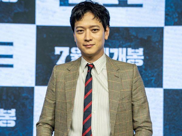 'Nam thần' Kang Dong Won giải thích nguyên nhân khiến nhan sắc bị chê như 'ông chú' trong buổi họp báo Train to Busan 2