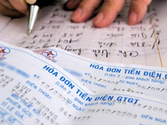 Tạm đình chỉ giám đốc Điện lực vì vụ nhầm 501 nghìn đồng thành 16 triệu đồng