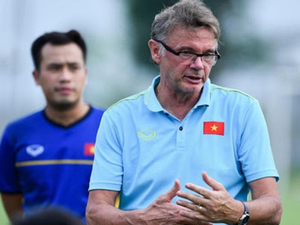 'Phù thủy trắng' Troussier triệu tập 6 cầu thủ HAGL lên U19 Việt Nam