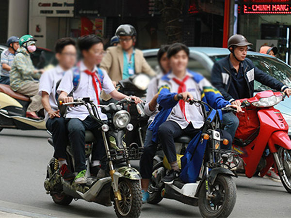 Người từ 16 tuổi trở lên buộc phải có bằng lái xe A0 mới được điều khiển xe điện?