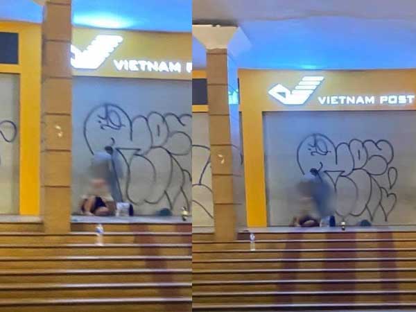 Phẫn nộ hình ảnh cặp đôi thản nhiên 'mây mưa' trước cửa Bưu điện Hà Nội, ngay cạnh hồ Gươm