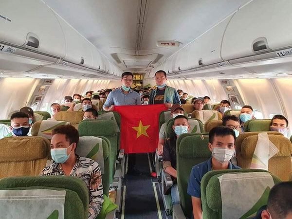 Đón hơn 130 người Việt mắc kẹt tại Malaysia và một số nước Châu Phi về nước
