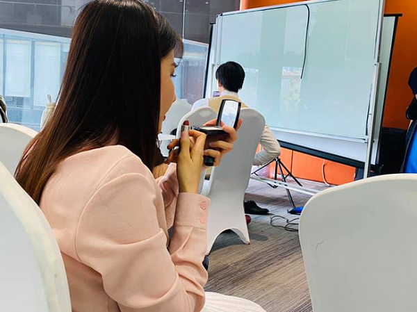 Tình yêu và tham vọng: Diễm My 9X hé lộ ảnh hậu trường cho thấy Linh sắp lột xác xinh đẹp sau khi yêu Minh 'tổng'?