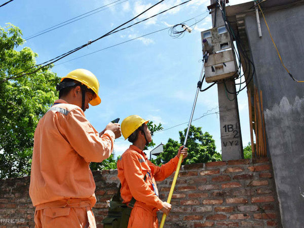 Vì sao EVN vẫn phải ghi số điện 'bằng tay'