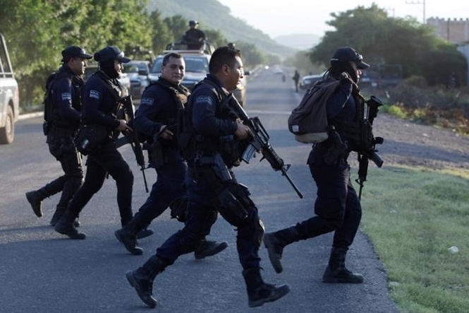 Mexico: Kinh hoàng phát hiện 14 thi thể bên lề đường