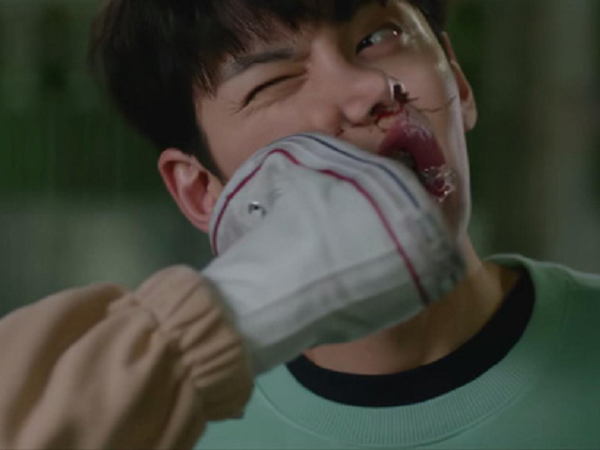 Chơi ngộ thử tài 'tung cước' của Kim Yoo Jung, Ji Chang Wook bị đá đến biến dạng ở tập 4 Backstreet Rookie