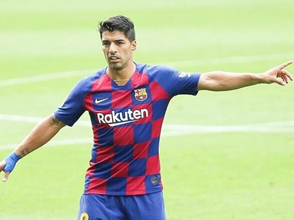 Suarez trách HLV Barca