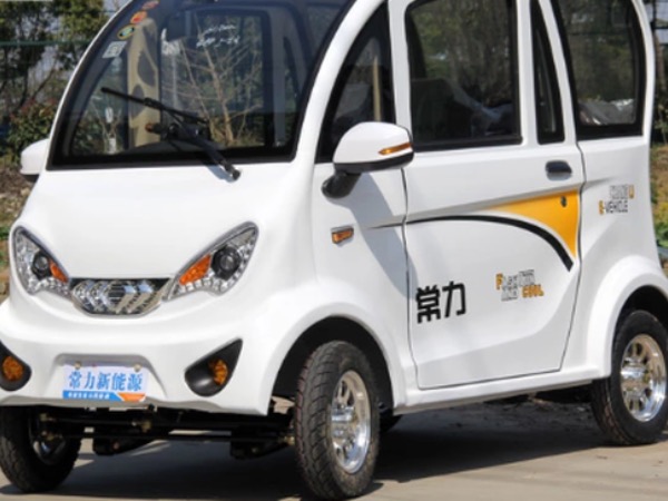 Cận cảnh chiếc ô tô giá rẻ, chỉ ngang ngửa một chiếc xe máy