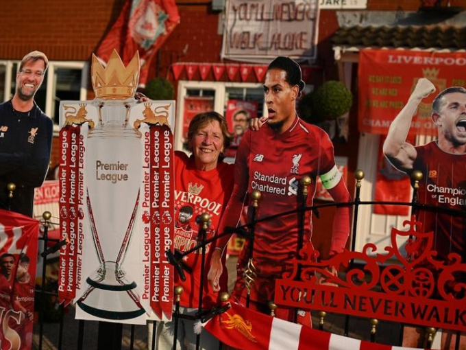Hàng loạt CLB Anh nhận tiền nhờ... Liverpool vô địch