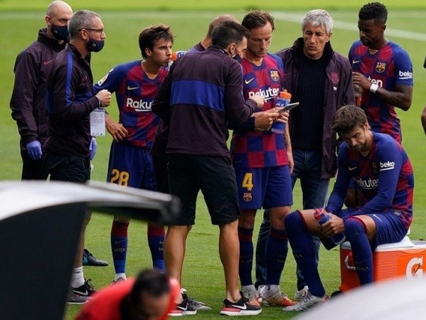 Barca đại loạn, cầu thủ nổi giận với HLV Setien
