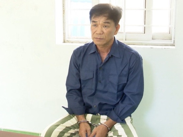 Ghen tình cũ có người mới, người đàn ông chém 2 người trọng thương