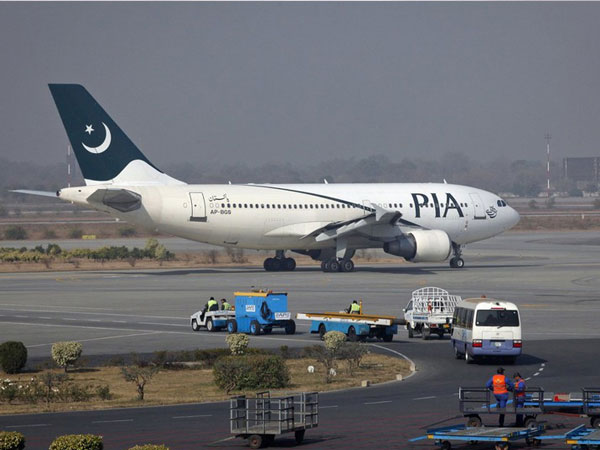 Bê bối bằng giả làm tổn hại uy tín của hàng không Pakistan