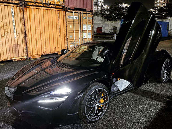 Khui công McLaren 720S Spider triệu đô màu độc nhất Việt Nam