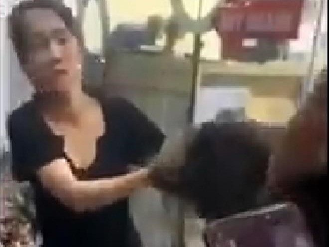 Chủ cửa hàng quần áo đánh nhân viên cũ dã man ngay gần trụ sở công an