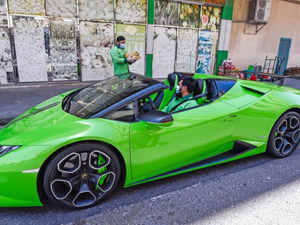 Shipper 'chơi lớn', dùng Lamborghini hơn 7,5 tỷ đồng để giao xoài