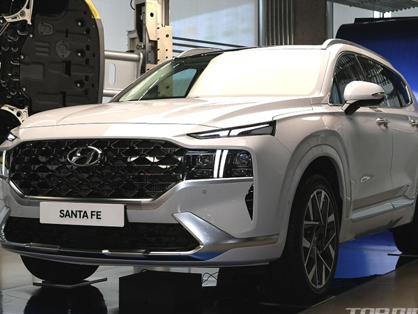 Hyundai Santa Fe 2021 chính thức ra mắt: Giá bán tăng nhẹ, nhiều phiên bản, bán ra trong tháng 7