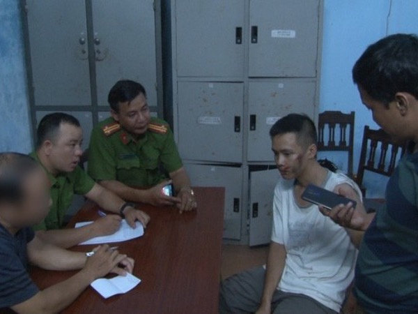Cướp giật điện thoại, gây ra tai nạn giao thông và bị tóm gọn