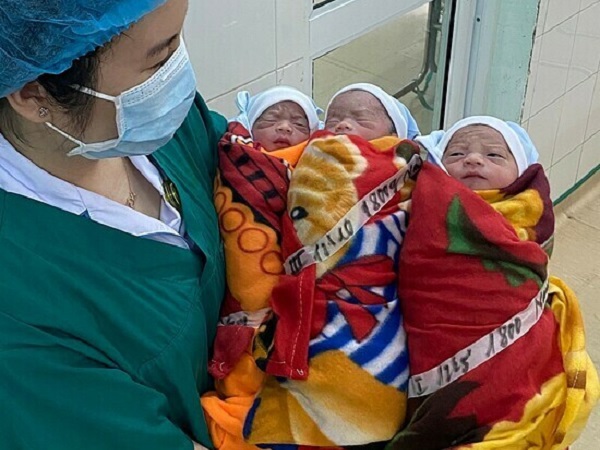 Mổ thành công ca sinh ba cùng trứng cực kỳ hiếm gặp