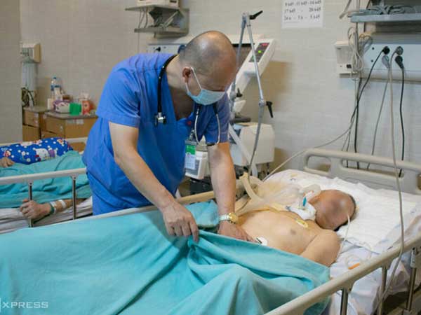 Dùng sai thuốc An cung ngưu hoàng, cụ ông hôn mê