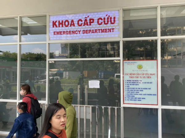 TP.HCM: Nghi vấn bé 9 tuổi bị mẹ dùng kéo đâm thủng tim nguy kịch, người nhà nói cháu từng bị mẹ đánh đập nhiều lần