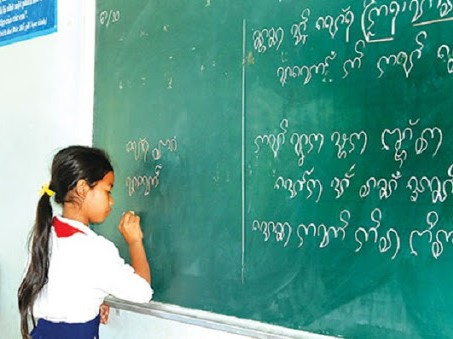Bộ GD&ĐT 'quên' biên soạn SGK tiếng dân tộc trong Chương trình GDPT mới