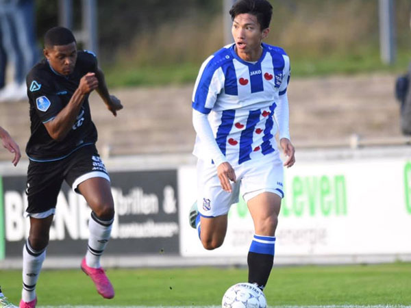 Van Bakel: 'Tôi sẽ tìm phương án B cho Văn Hậu nếu cậu ấy rời Heerenveen'