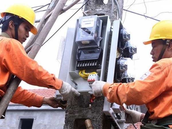Khách hàng ở Hà Nội thuê luật sư tính việc kiện EVN Hoàn Kiếm do tiền điện tháng 6 tăng vọt
