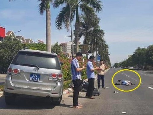 Lãnh đạo UBKT nói về bức ảnh 3 người cầm điện thoại sau tai nạn