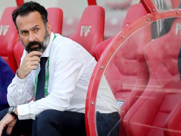 Bị sa thải theo kịch bản nhiều uẩn khúc, HLV châu Âu đòi kiện đội bóng Việt Nam lên FIFA
