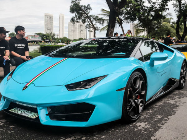 Dàn siêu xe đủ sắc màu hội ngộ tại Sài Gòn, có những chiếc với lai lịch đặc biệt