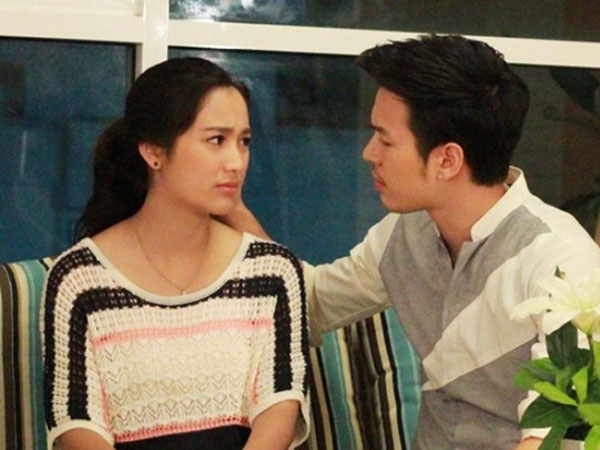 Mua được chung cư hạng sang nhưng chồng vẫn mang chiếc giường cũ kỹ về nhà mới, cô vợ khó chịu thắc mắc thì lập tức đỏ hoe mắt trước câu trả lời của anh