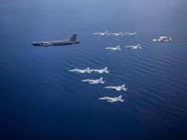 B-52 bay thẳng từ Mỹ đến biển Đông tham gia tập trận