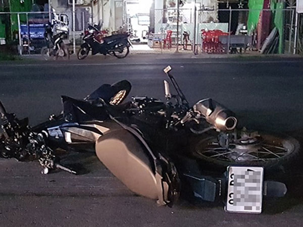 Nam thanh niên chạy xe máy tốc độ cao tông 2 mẹ con đi bộ, 3 người tử vong
