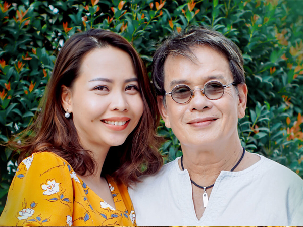 Vợ kém 44 tuổi của Đức Huy: 'Ngày nào hôn dưới 10 lần là đang cãi nhau'