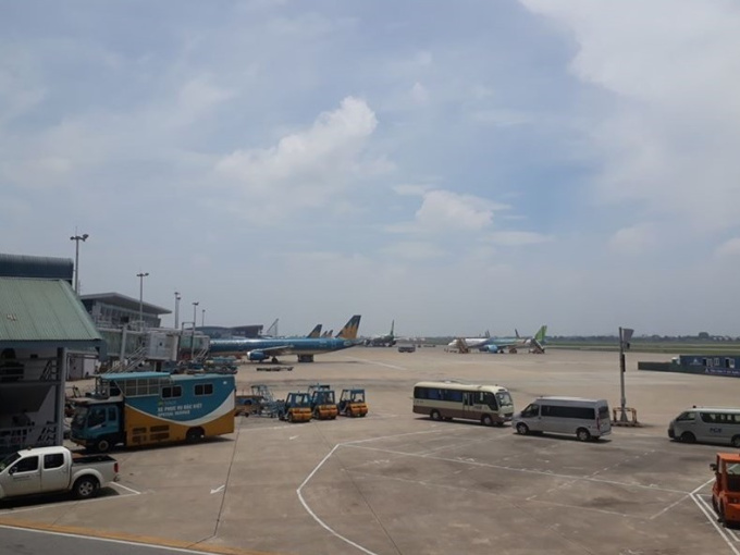 Từ vụ xe biển xanh vào sát máy bay đón Phó Bí thư Phú Yên: Phương tiện nào được phép hoạt động trong sân bay?