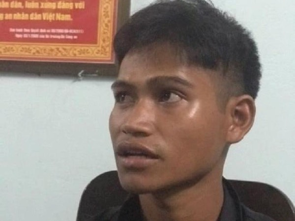 Nhậu say, thanh niên chém chết người nghi bỏ bùa chết cha mình