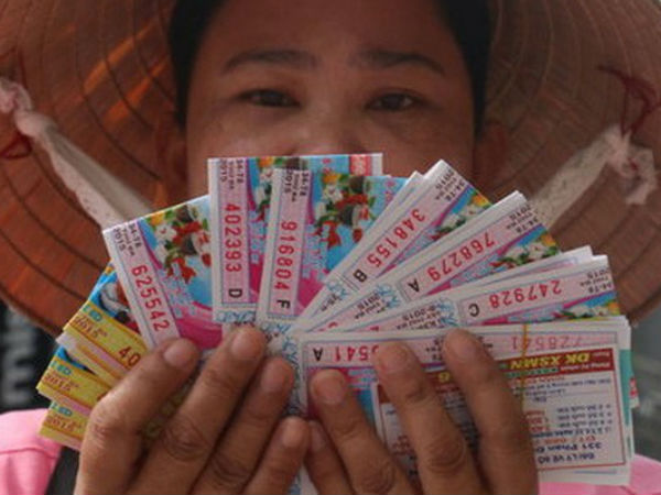 Vietlott lao dốc, xổ số truyền thống 'lên hương'