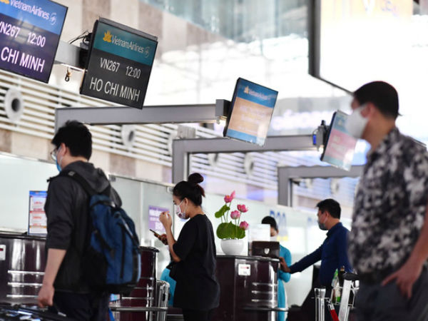 Vietnam Airlines khuyến cáo khách làm thủ tục sớm trước 2 tiếng tại Sân bay Nội Bài và Tân Sơn Nhất